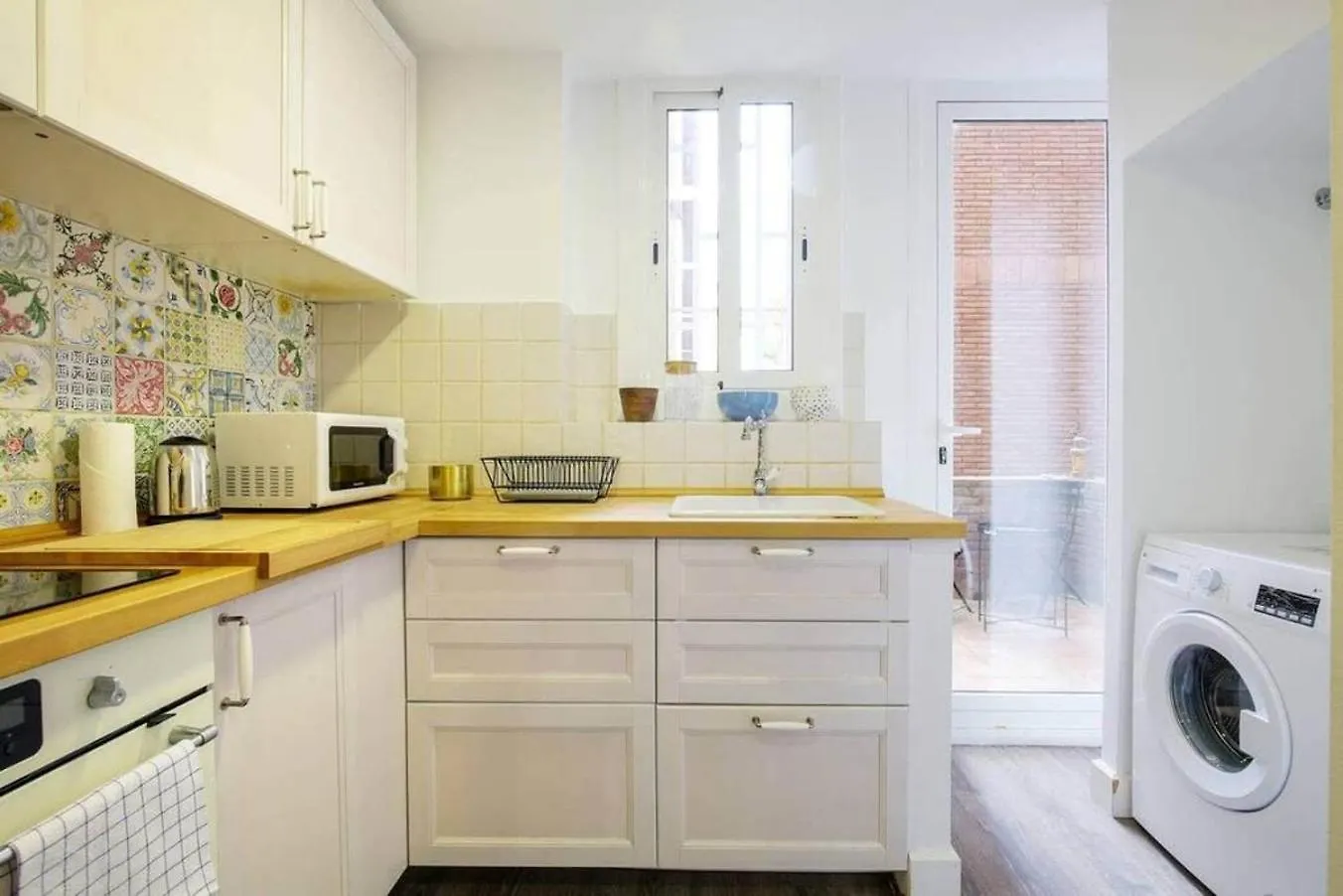 Colorful With Cozy Terrace In Gracia Apartment Barcelona