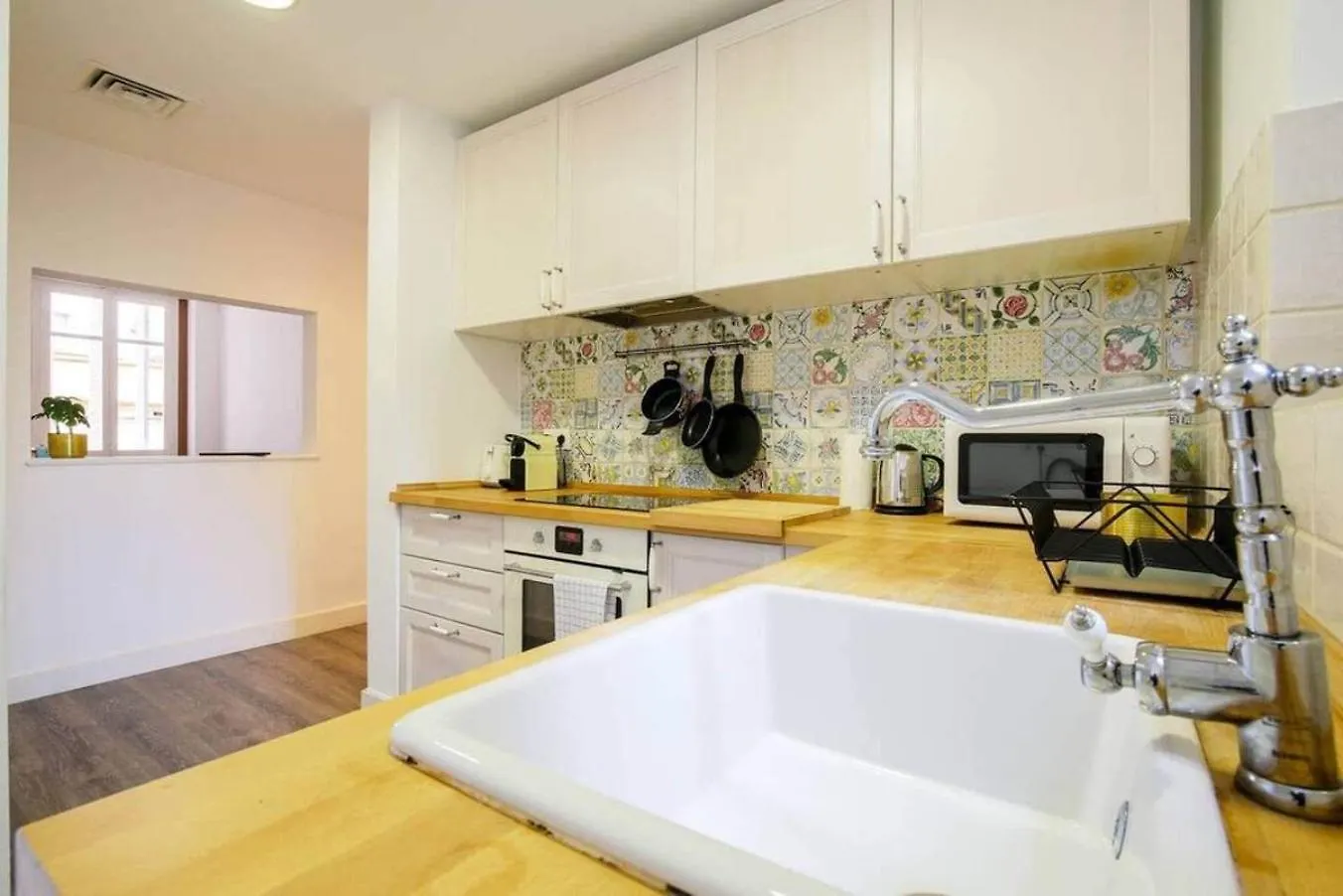 Colorful With Cozy Terrace In Gracia Apartment Barcelona