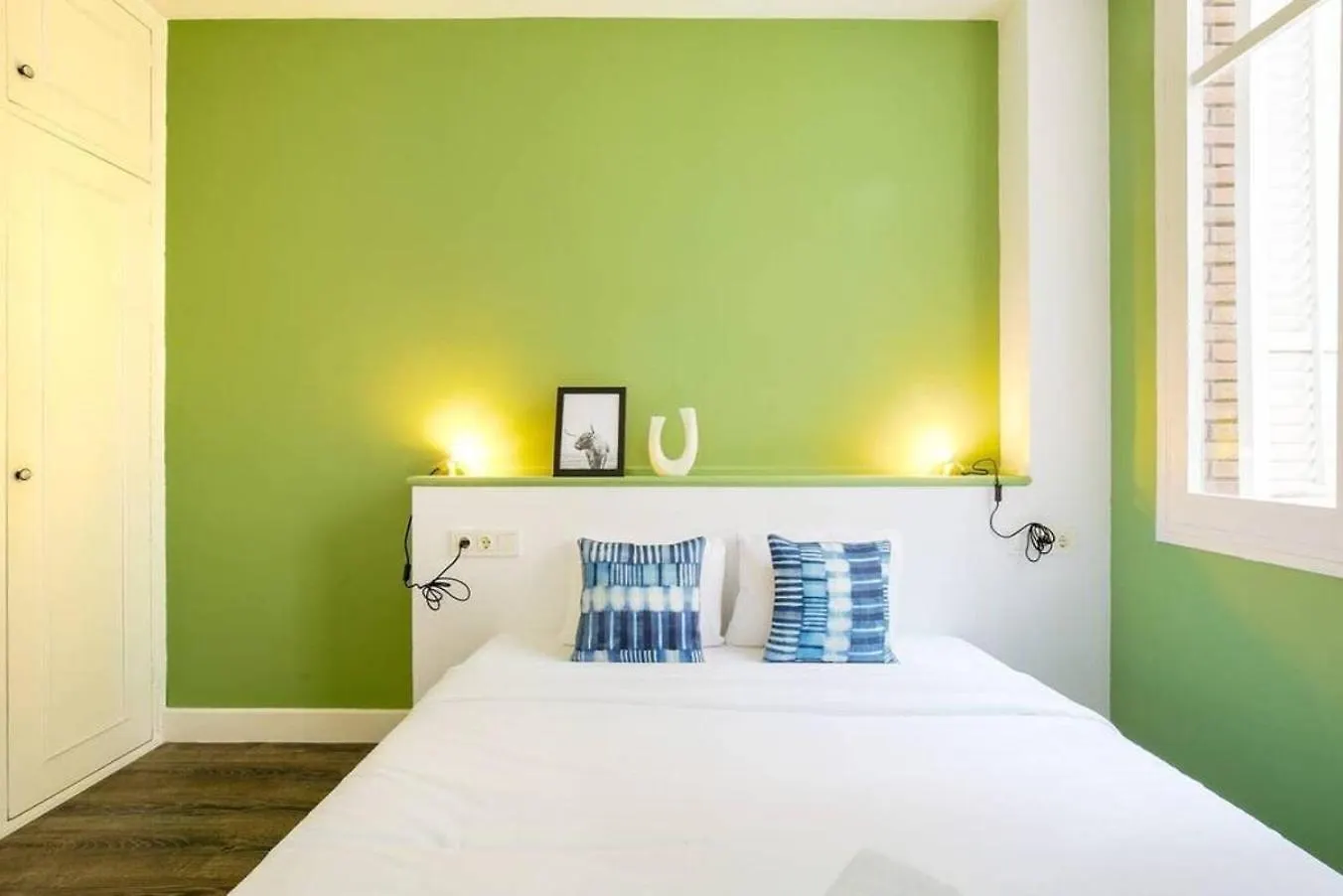 Colorful With Cozy Terrace In Gracia Apartment Barcelona