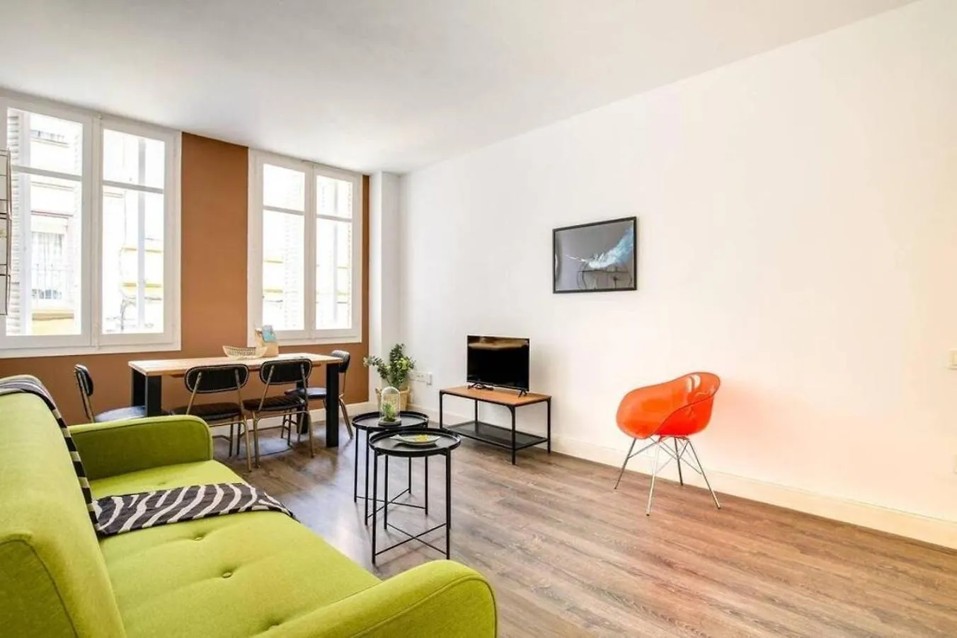 Colorful With Cozy Terrace In Gracia Apartment Barcelona