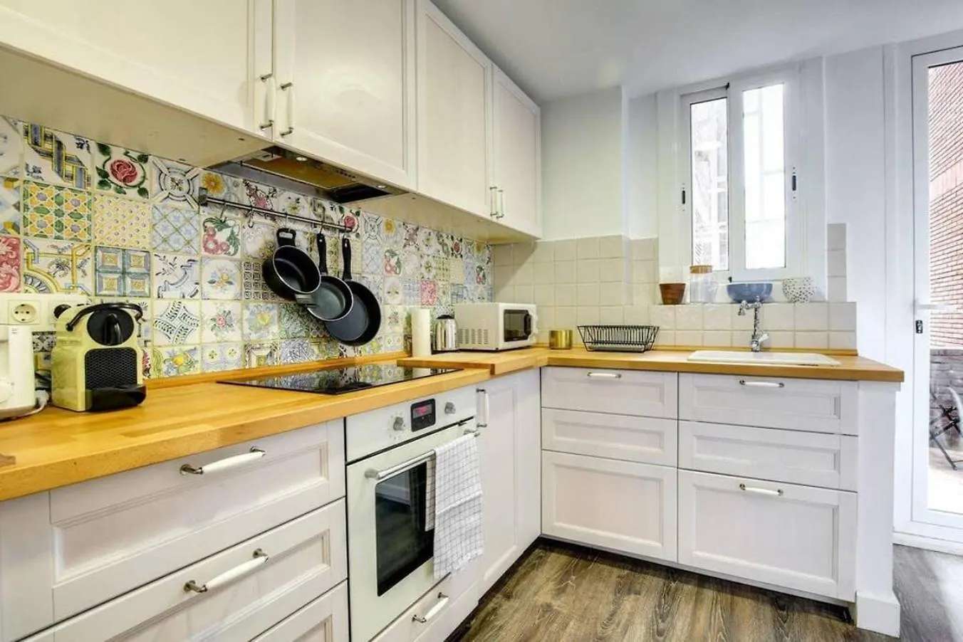 Appartamento Colorful With Cozy Terrace In Gracia Barcellona