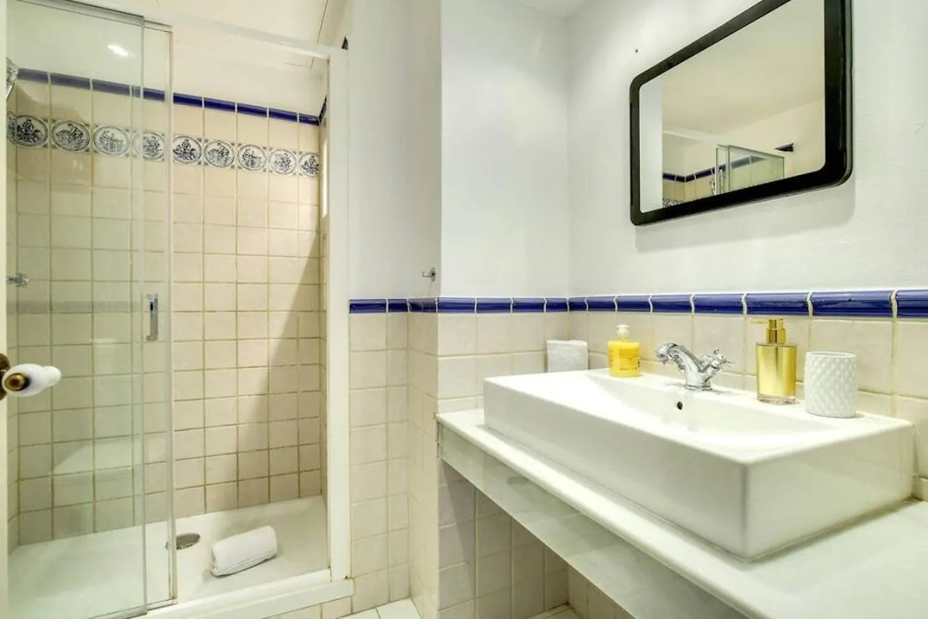 Appartamento Colorful With Cozy Terrace In Gracia Barcellona